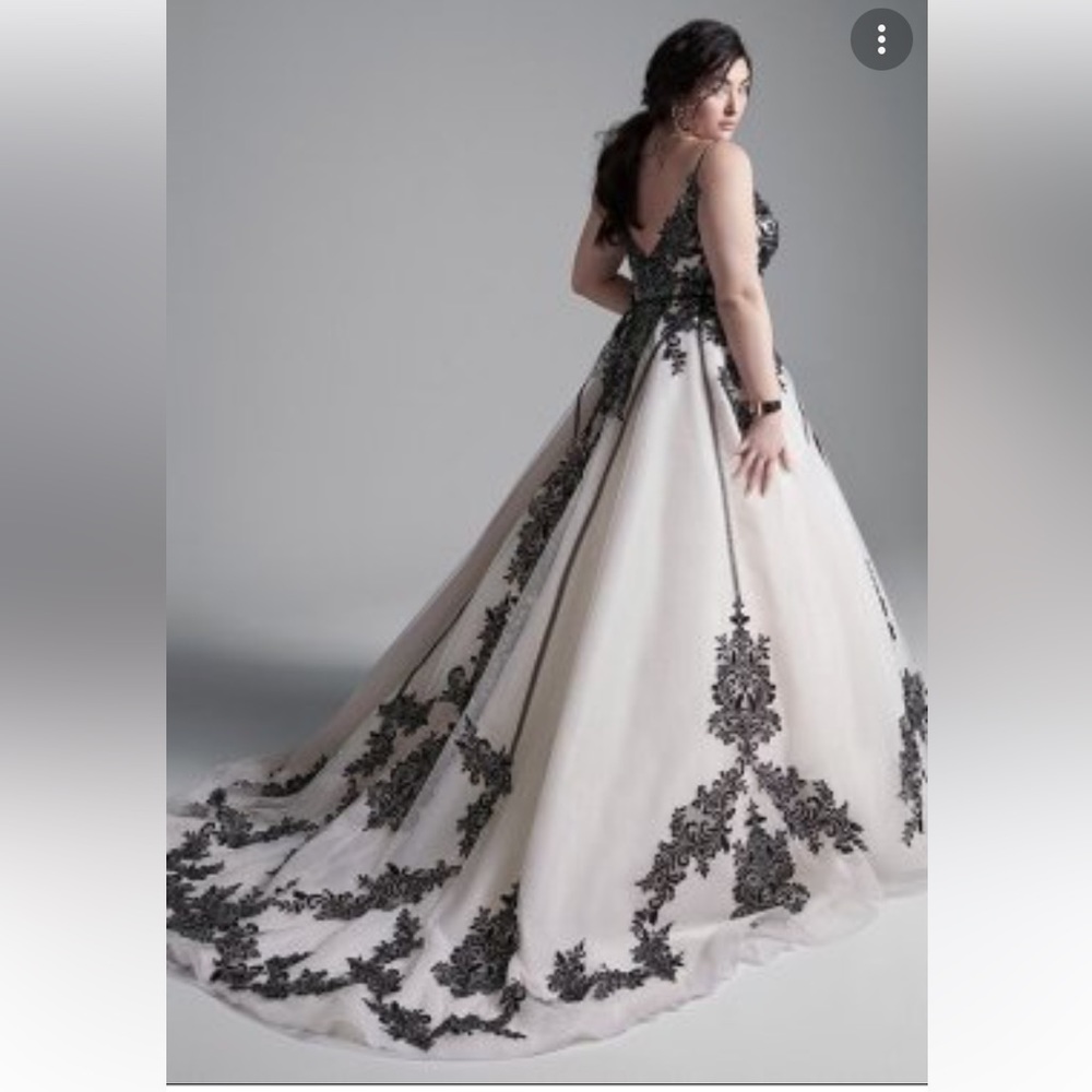 Sottero and Midgley White Ballgown with Black Lace Appliqué - Picture 3 of 10